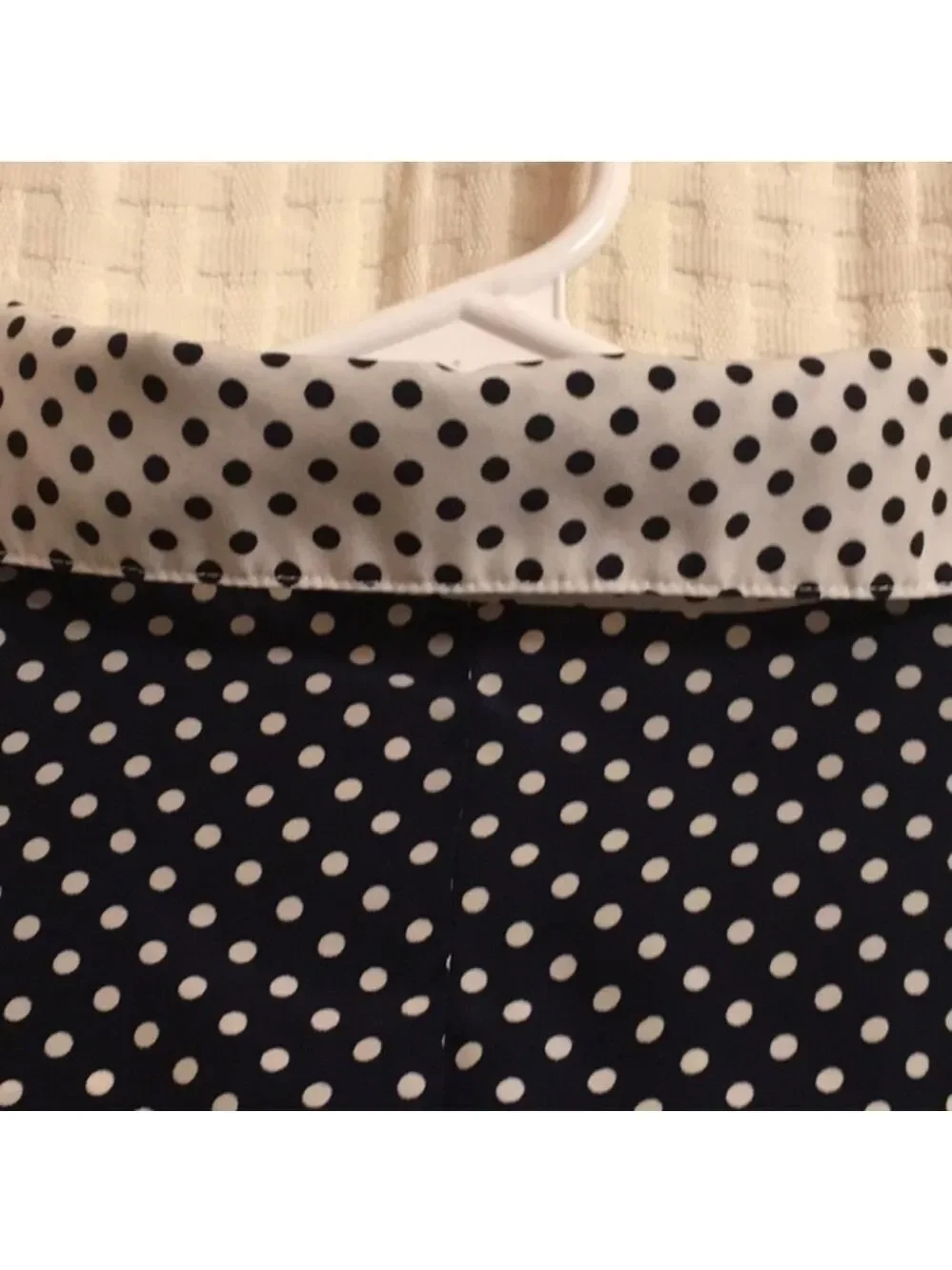 Forever 21 Modest womens size Medium polka dots dark blue white‎ button-d…
